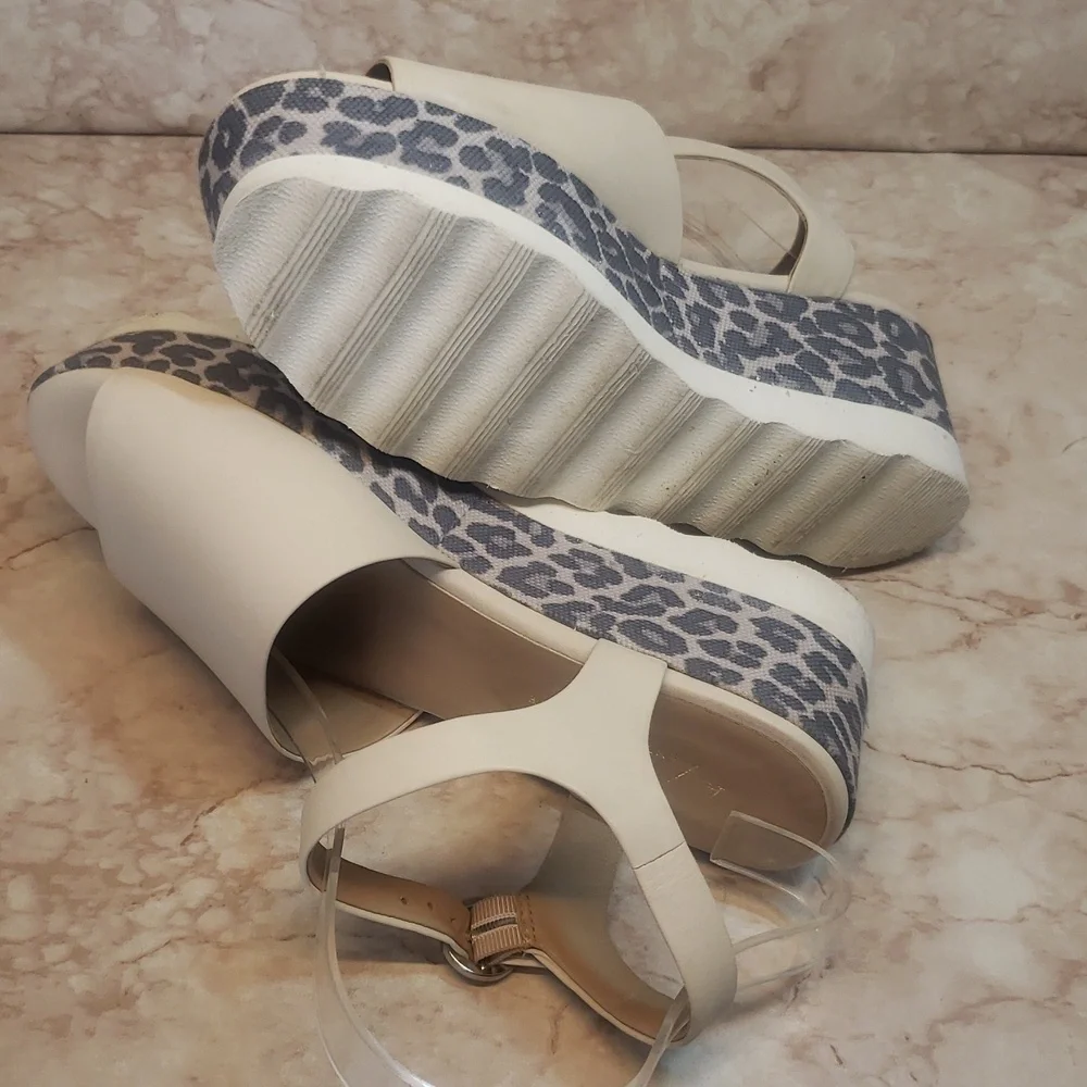 Antropologie Women's Cream And Gray Animal Print  Platform Sandals Size 40
